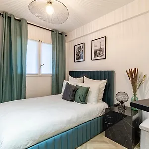 https://le-studio-du-parc-monceau.fr-paris.fr