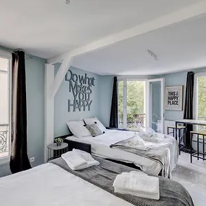 https://146-suite-philippe-large-studio-center.fr-paris.fr