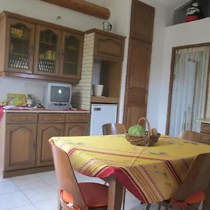 Hébergement de vacances Des Cèdres, Crestet